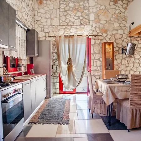 Vila Anastasia Minia