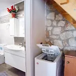 Anastasia Villa *